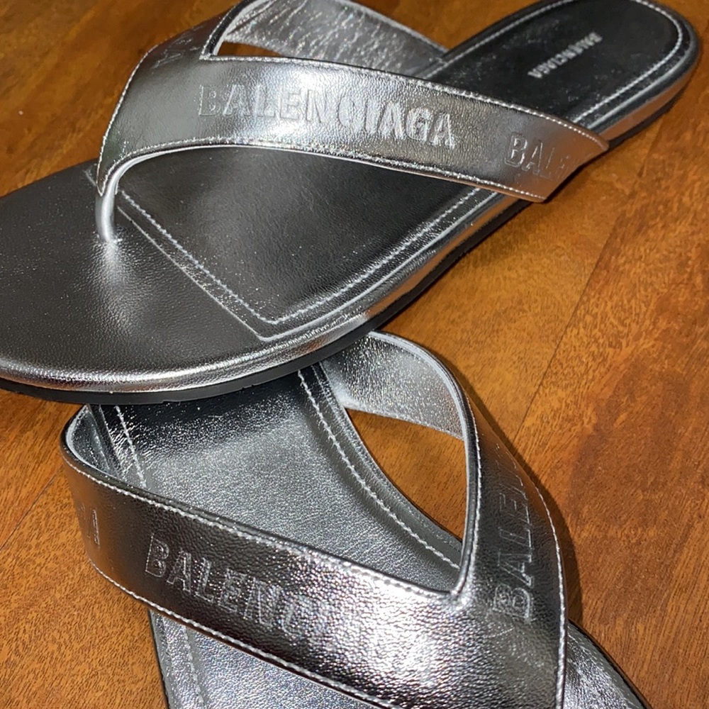 Balenciaga Thong Slide Sandal new in box Silver - Picture 1 of 8